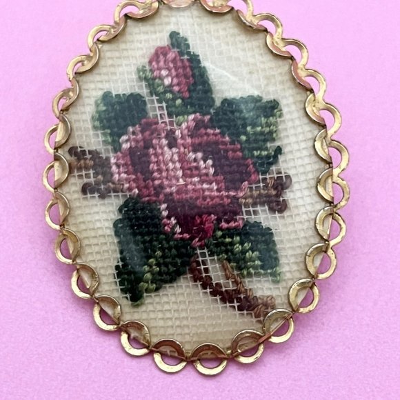 Vintage PETIT POINT BROOCH & Screw Back Earrings, Hand Embroidered Brooch, Roses - Picture 4 of 6